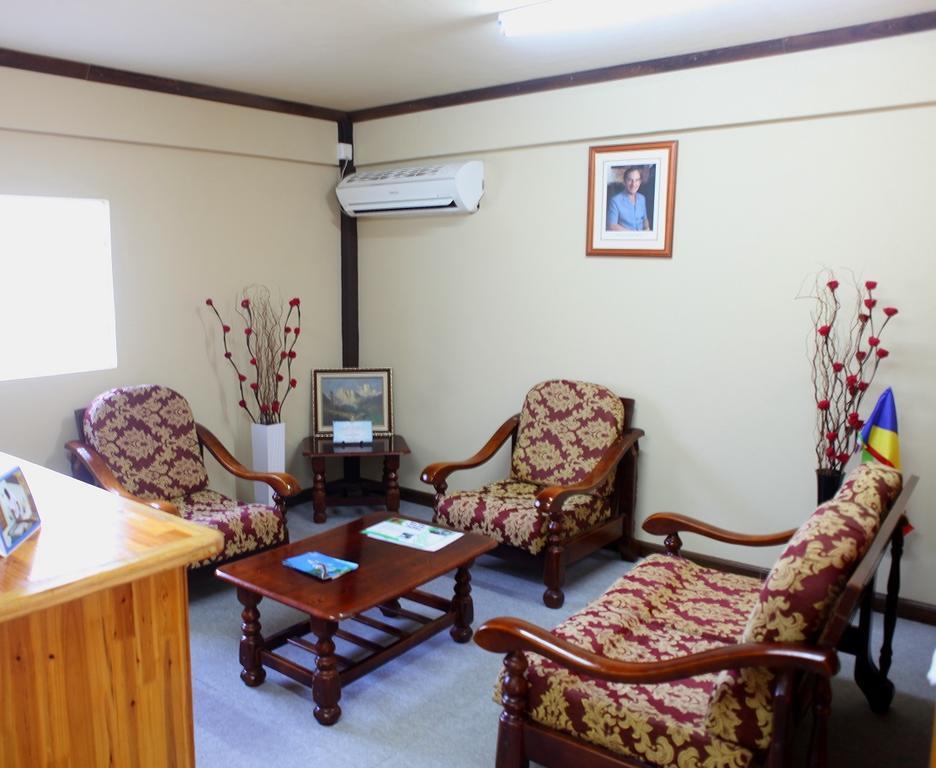 Lone Self-Catering Apartment Baie Sainte Anne Exterior foto