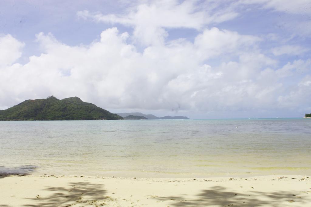 Lone Self-Catering Apartment Baie Sainte Anne Exterior foto